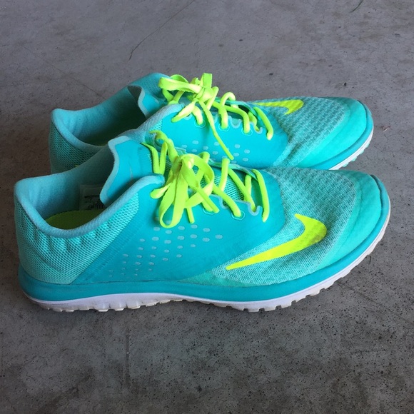 Nike Running Shoes - Picture 2 of 4